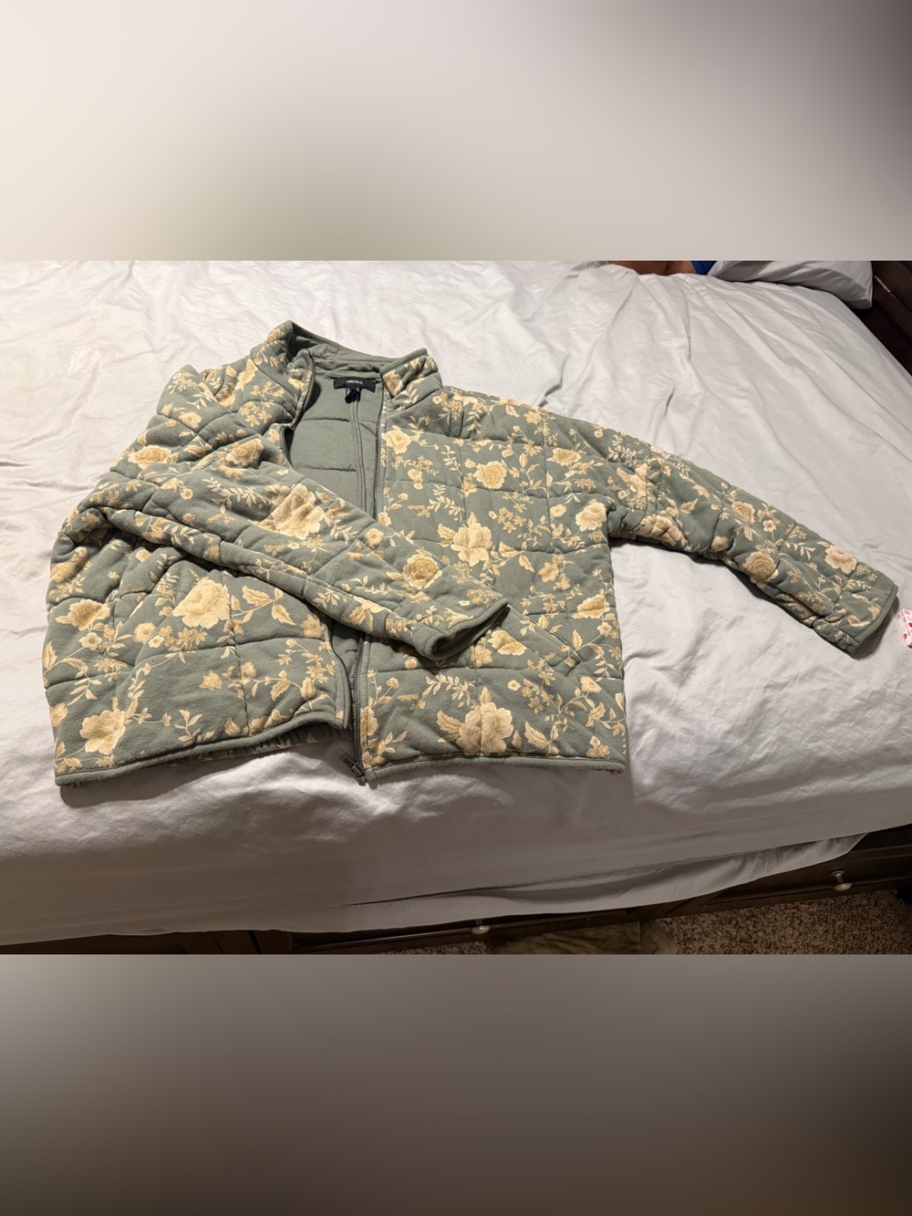 Quilted Floral Jacket in Sage Green - forever21